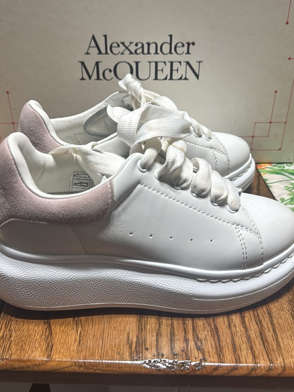 Alexander McQUEEN White Sneakers with Light Pink Heel Tab